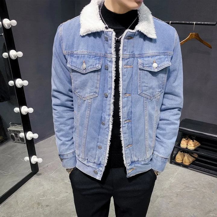 Cozy Cool: Fleece-Lined Denim Jacket – Stay Warm, Look Sharp!