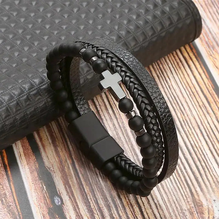 The Ultimate Arm Candy: Hand-Woven Leather Bracelet for the Modern Man!