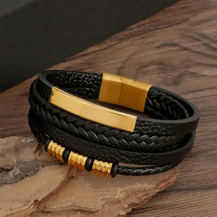 The Ultimate Arm Candy: Hand-Woven Leather Bracelet for the Modern Man!