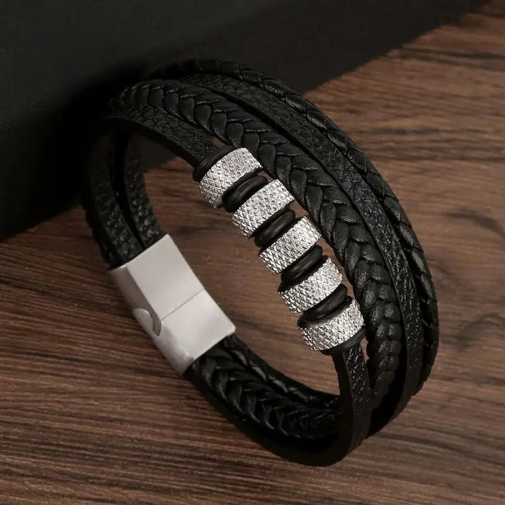 The Ultimate Arm Candy: Hand-Woven Leather Bracelet for the Modern Man!