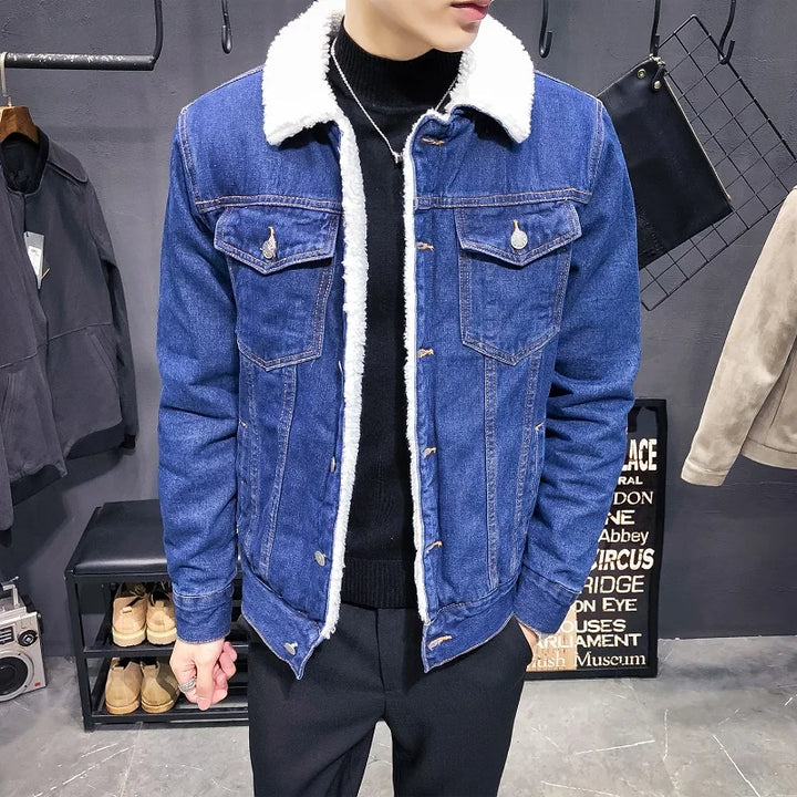 Cozy Cool: Fleece-Lined Denim Jacket – Stay Warm, Look Sharp!