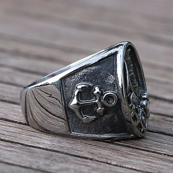 Sailor's Pride: The Ultimate Viking Pirate Ring for Adventurous Souls!