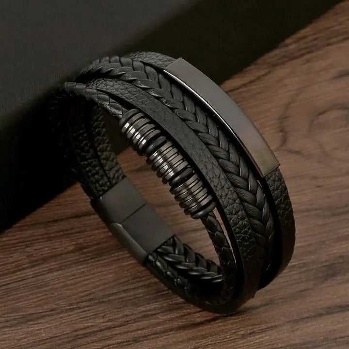 The Ultimate Arm Candy: Hand-Woven Leather Bracelet for the Modern Man!