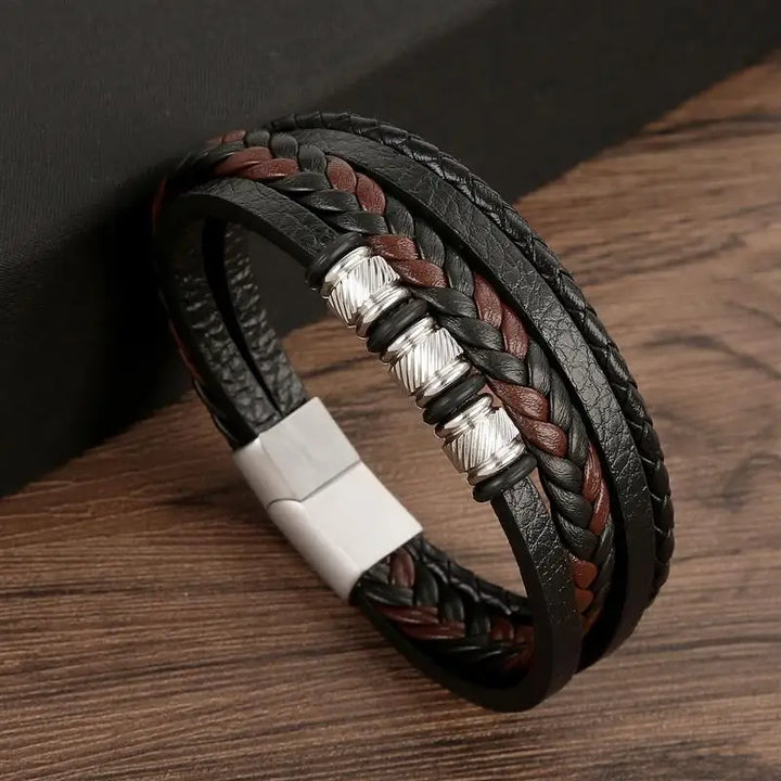 The Ultimate Arm Candy: Hand-Woven Leather Bracelet for the Modern Man!