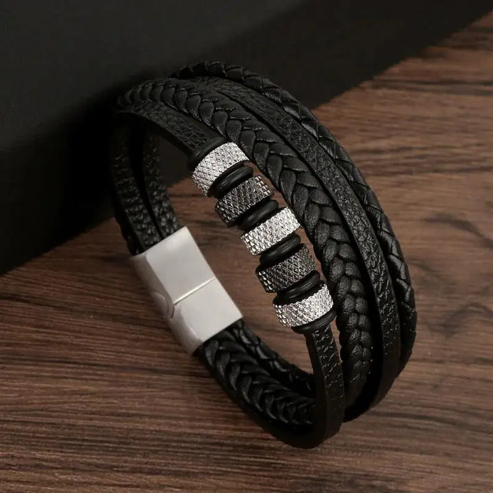 The Ultimate Arm Candy: Hand-Woven Leather Bracelet for the Modern Man!