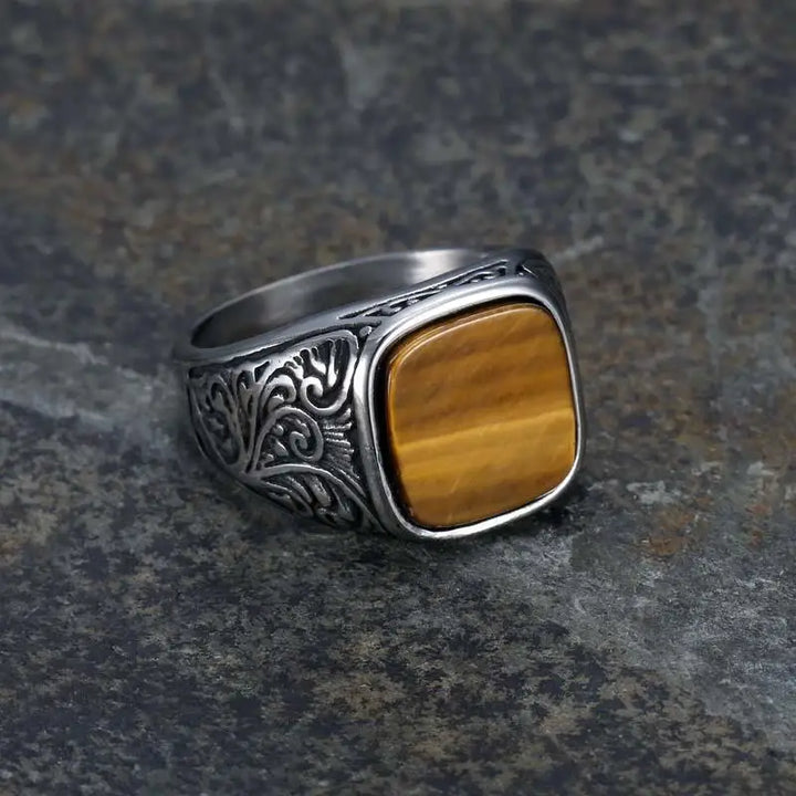Square It Up: The Vintage Ring That’s Totally On Point!
