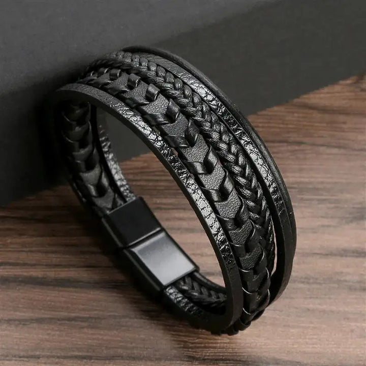 The Ultimate Arm Candy: Hand-Woven Leather Bracelet for the Modern Man!